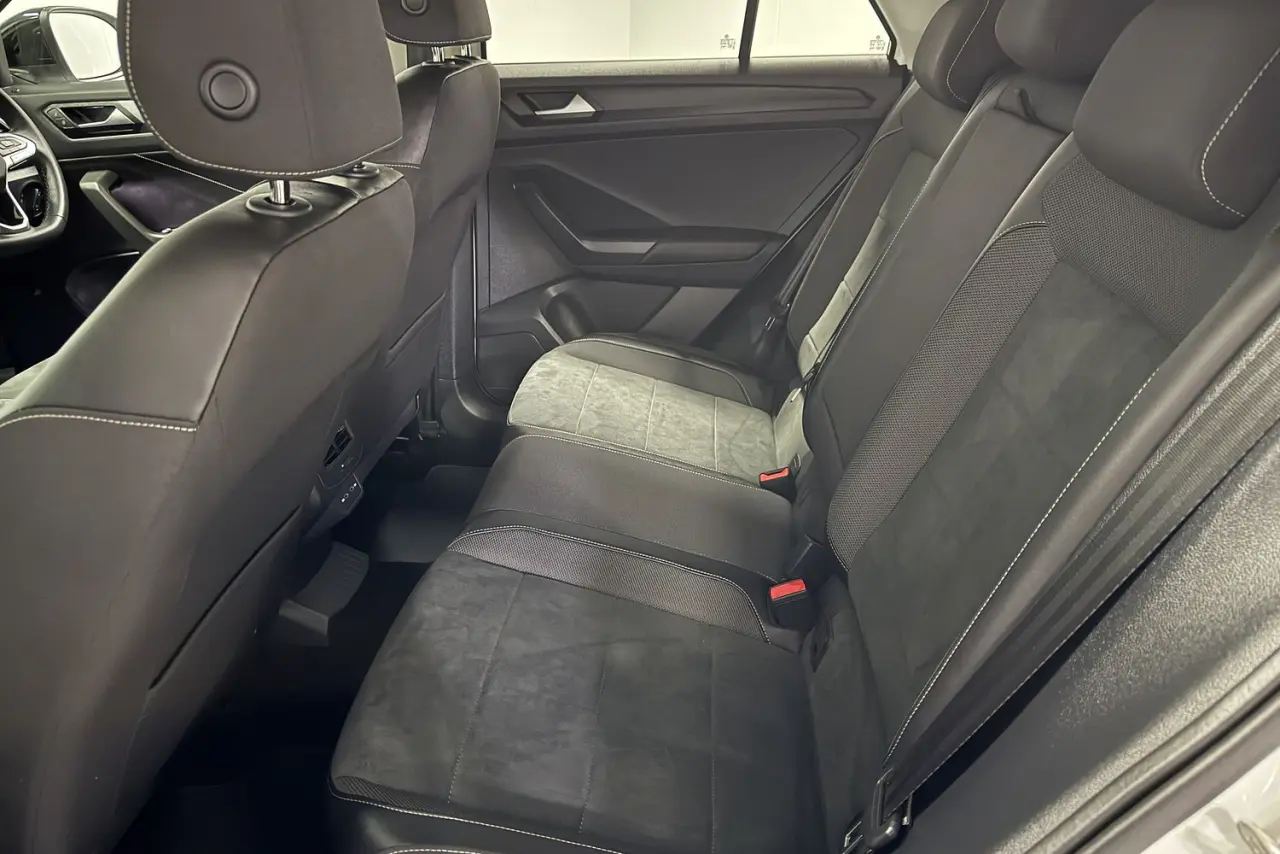 2023 Volkswagen T-Roc Gallery Image 10