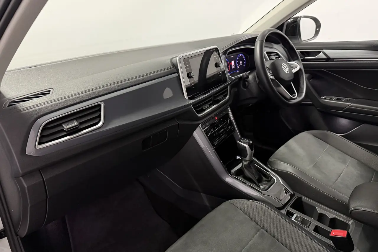 2023 Volkswagen T-Roc Gallery Image 12