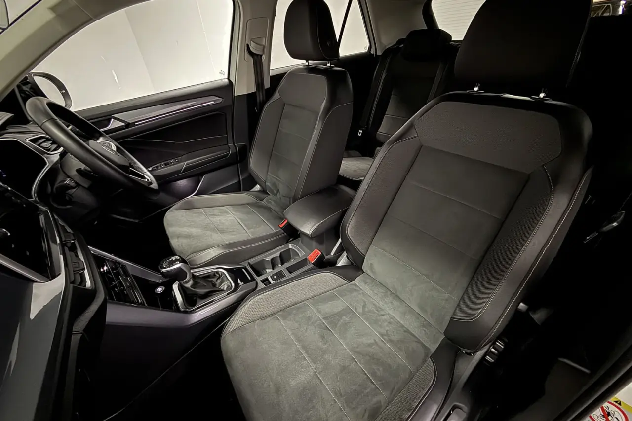 2023 Volkswagen T-Roc Gallery Image 15
