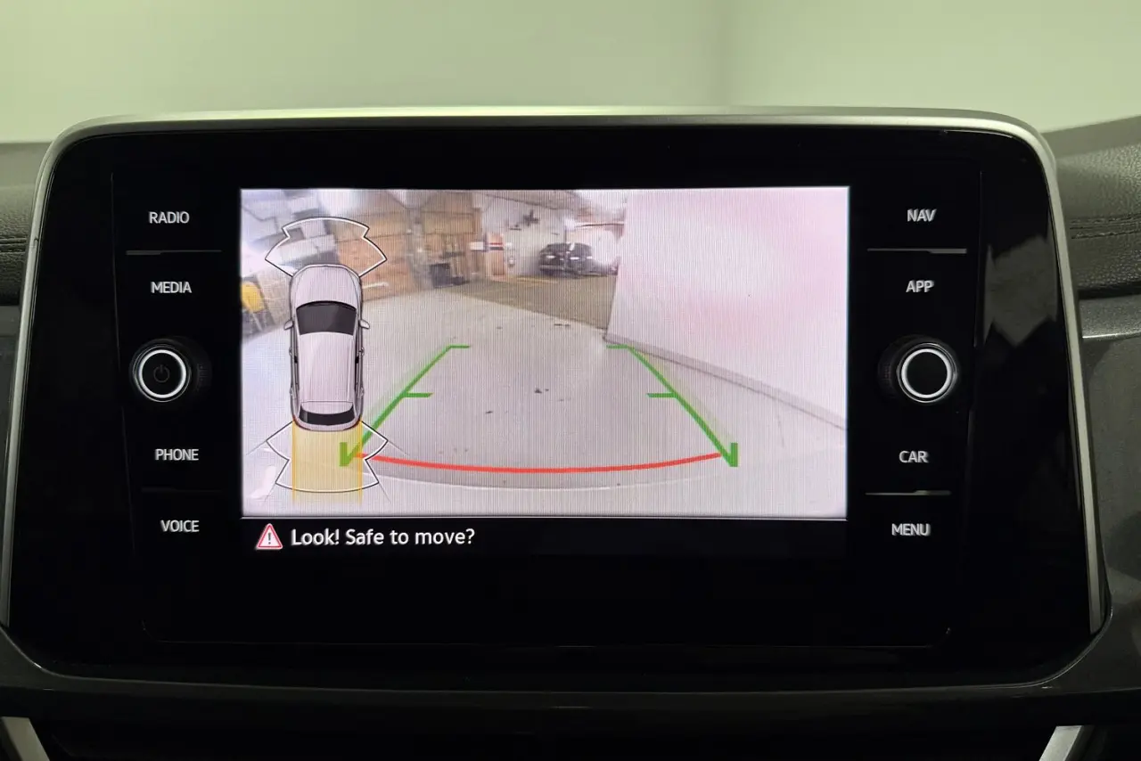 2023 Volkswagen T-Roc Gallery Image 17