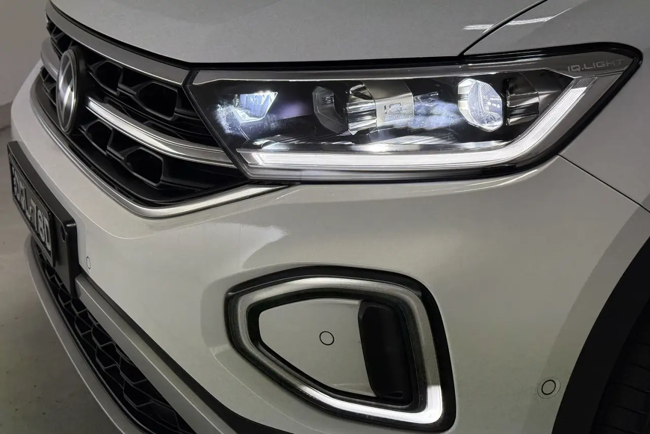 2023 Volkswagen T-Roc Gallery Image 20