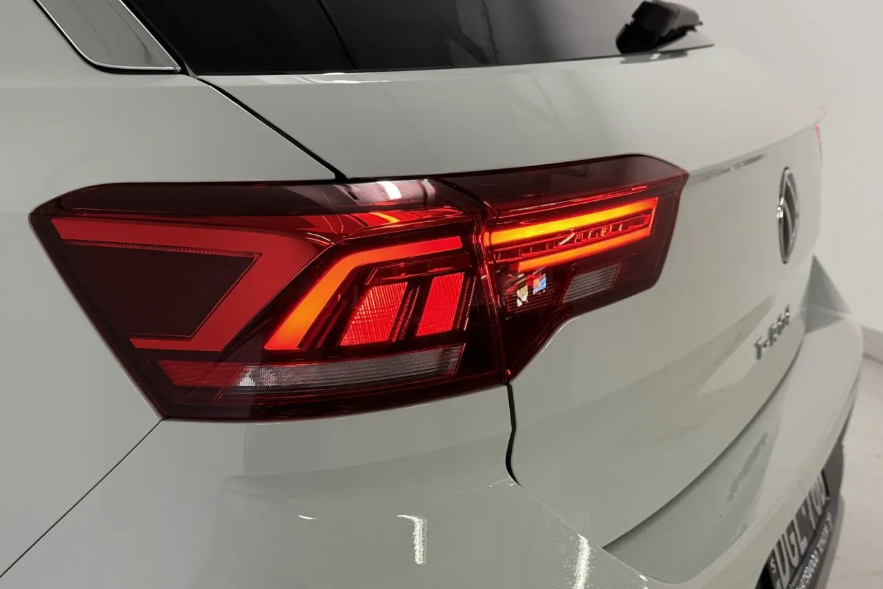 2023 Volkswagen T-Roc Gallery Image 21