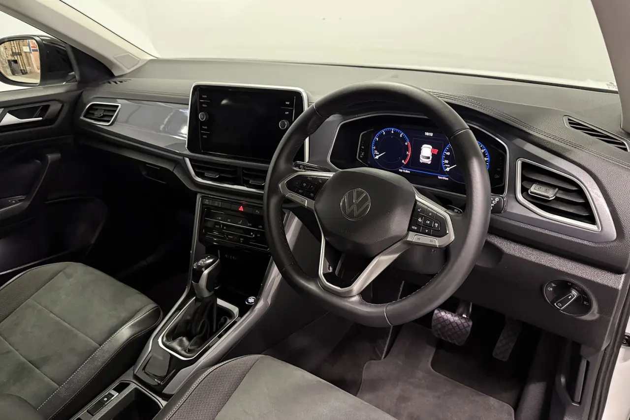 2023 Volkswagen T-Roc Gallery Image 8