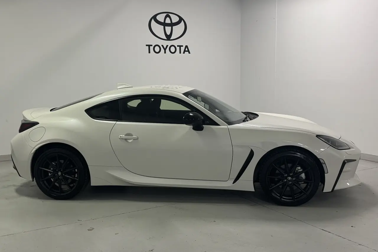 2024 Toyota GR86 Gallery Image 4