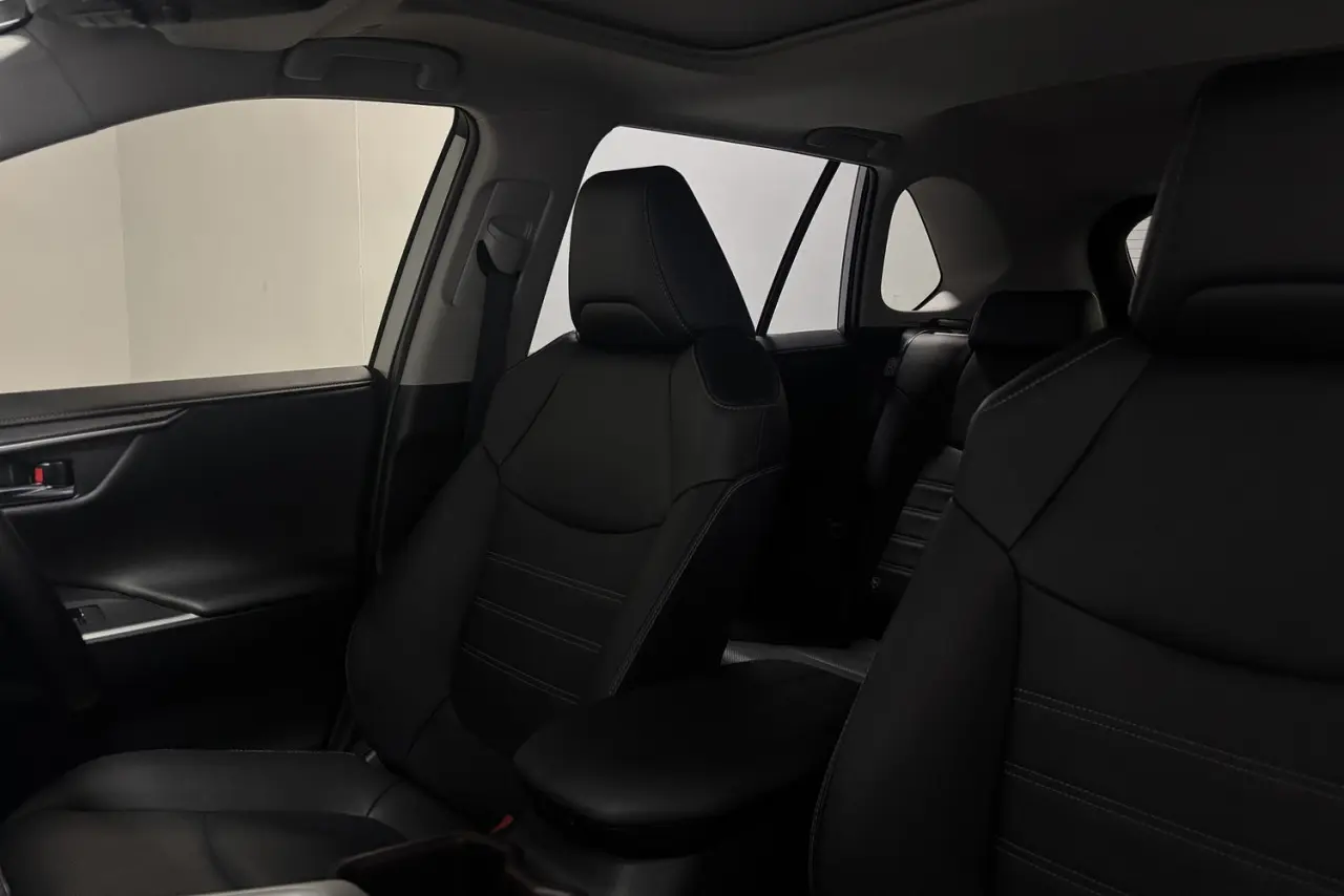 2023 Toyota RAV4 Gallery Image 15