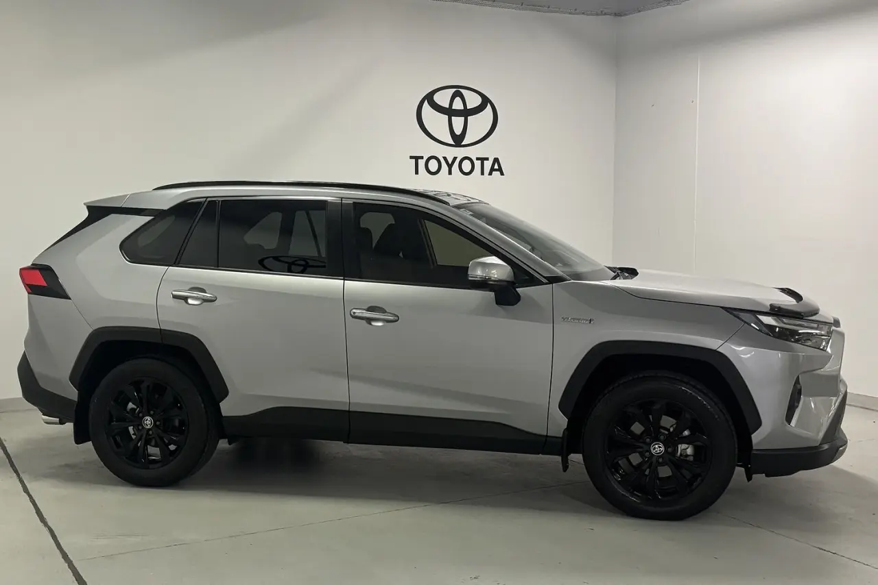 2023 Toyota RAV4 Gallery Image 4