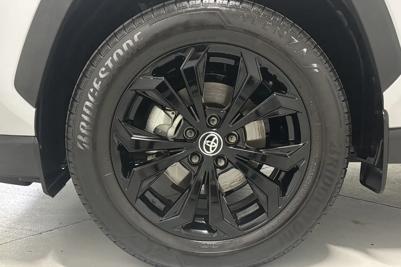 2023 Toyota RAV4 Gallery Image 5