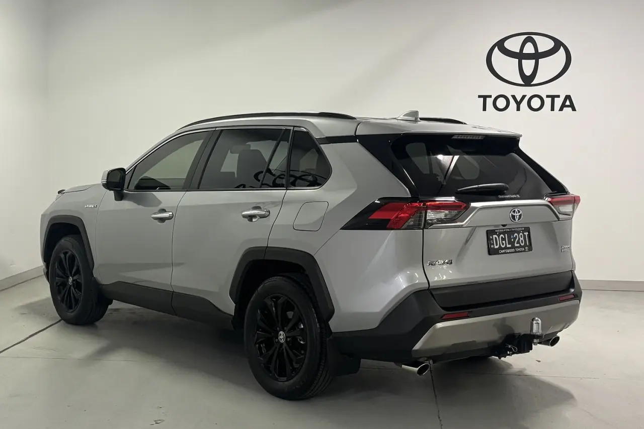 2023 Toyota RAV4 Gallery Image 8