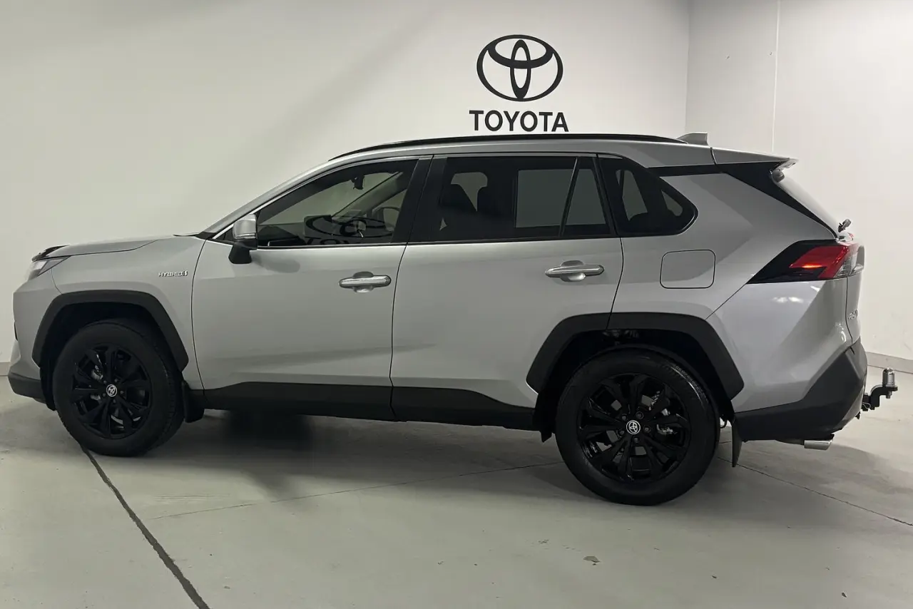 2023 Toyota RAV4 Gallery Image 9