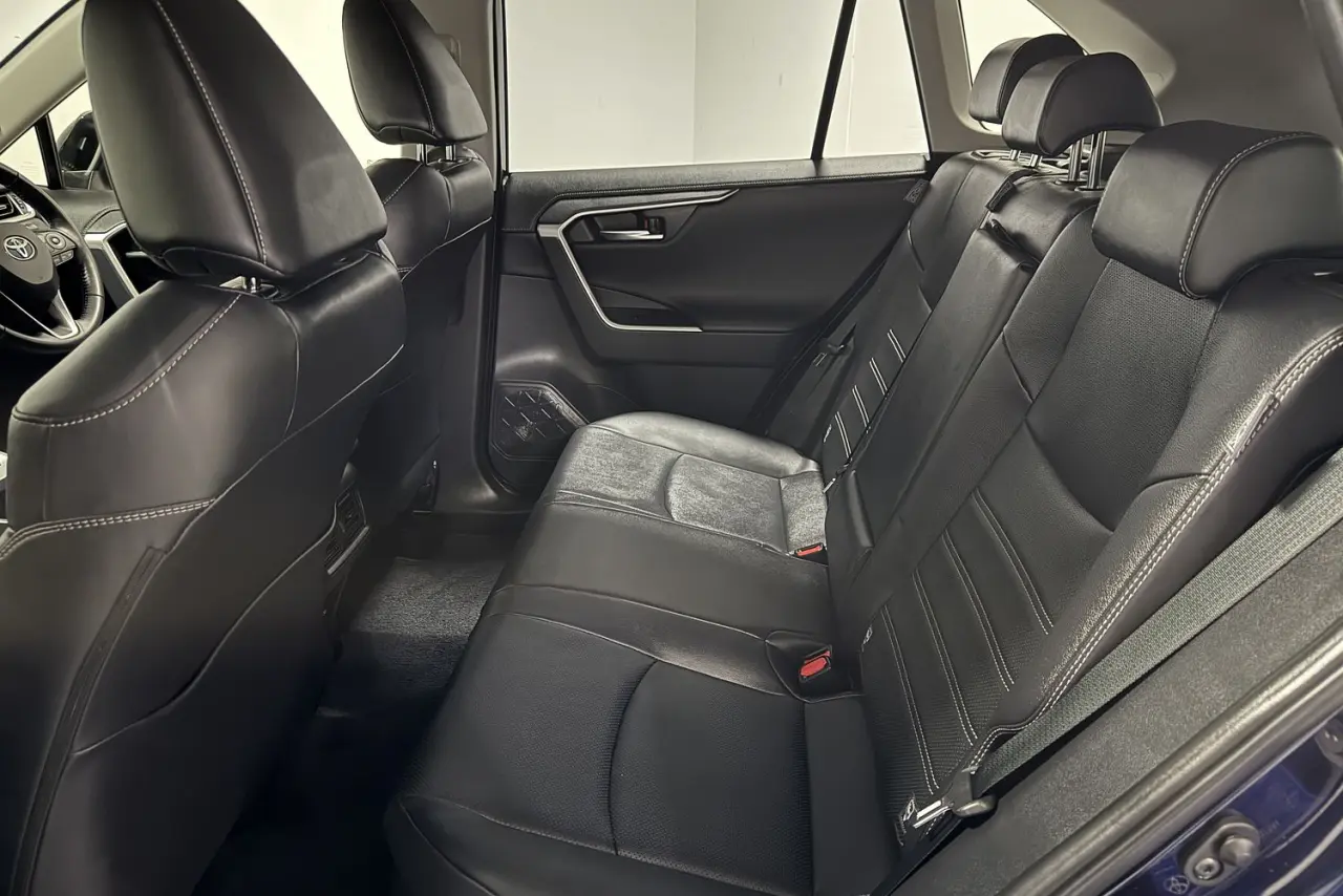 2024 Toyota RAV4 Gallery Image 11