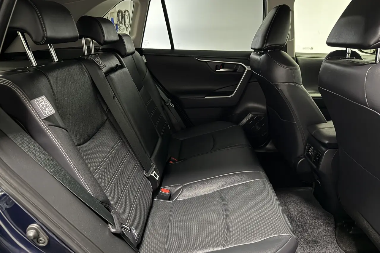 2024 Toyota RAV4 Gallery Image 13