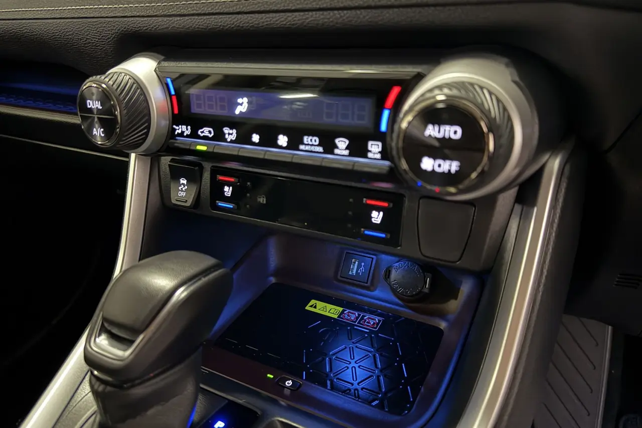 2024 Toyota RAV4 Gallery Image 18