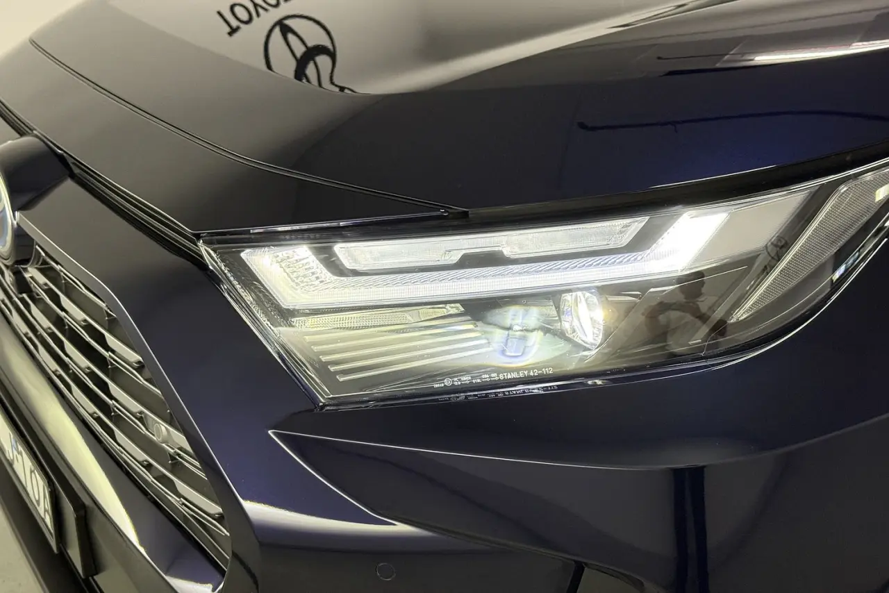 2024 Toyota RAV4 Gallery Image 7