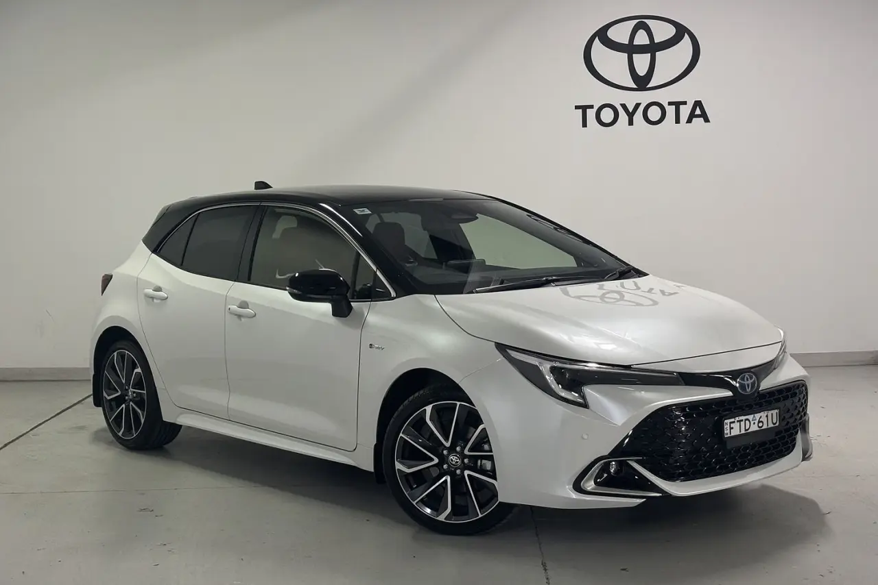 2025 Toyota Corolla Gallery Image 1