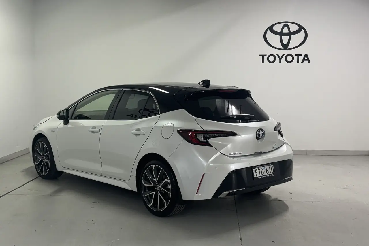 2025 Toyota Corolla Gallery Image 8