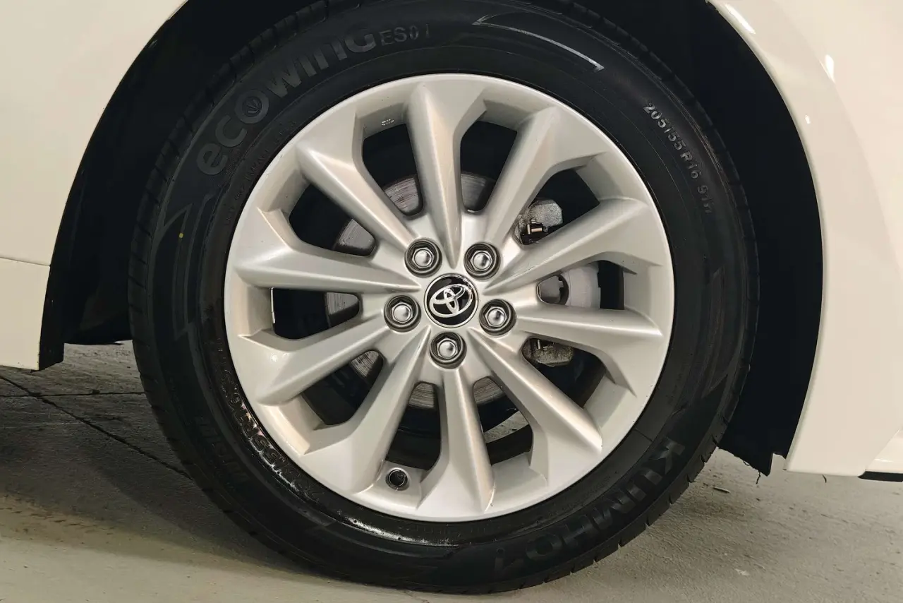 2022 Toyota Corolla Gallery Image 5