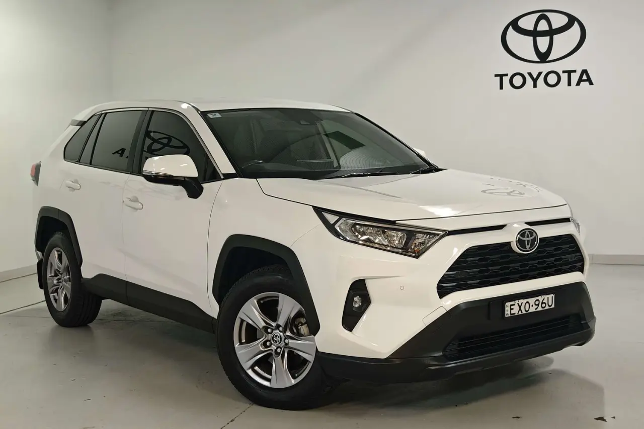 2022 Toyota RAV4 Gallery Image 1