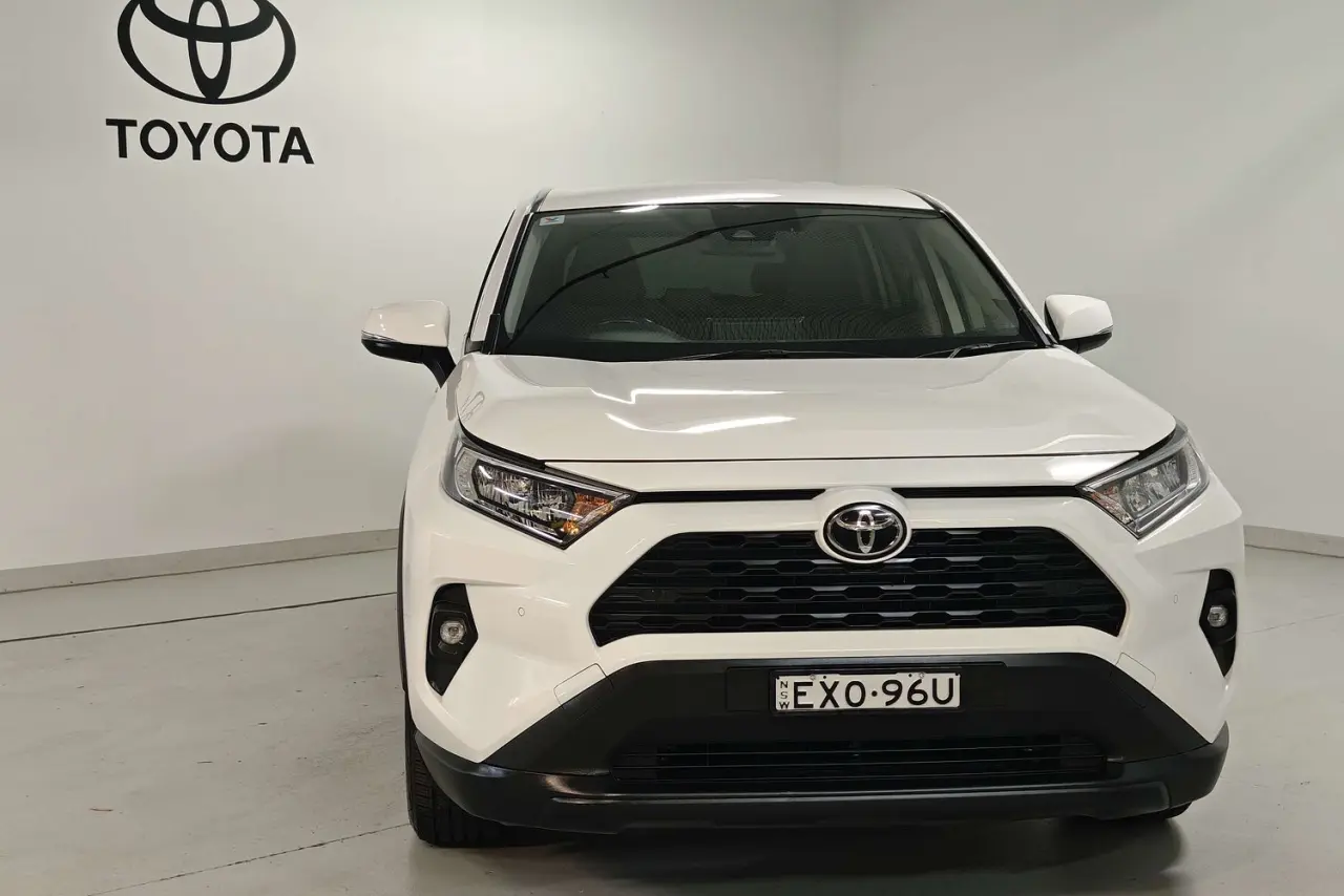 2022 Toyota RAV4 Gallery Image 2