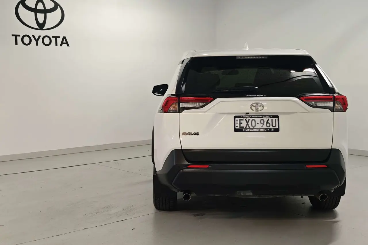 2022 Toyota RAV4 Gallery Image 7