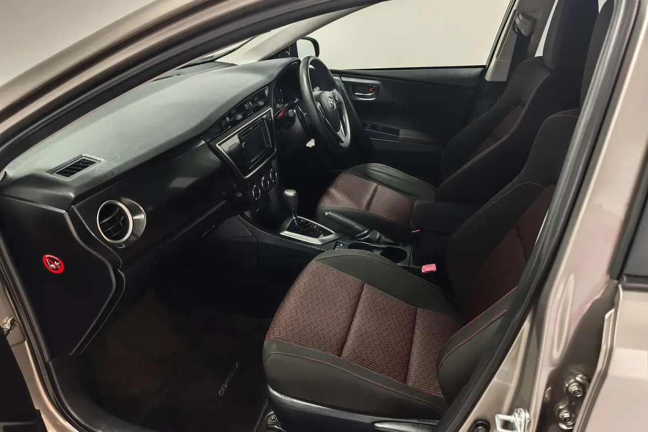 2013 Toyota Corolla Gallery Image 14