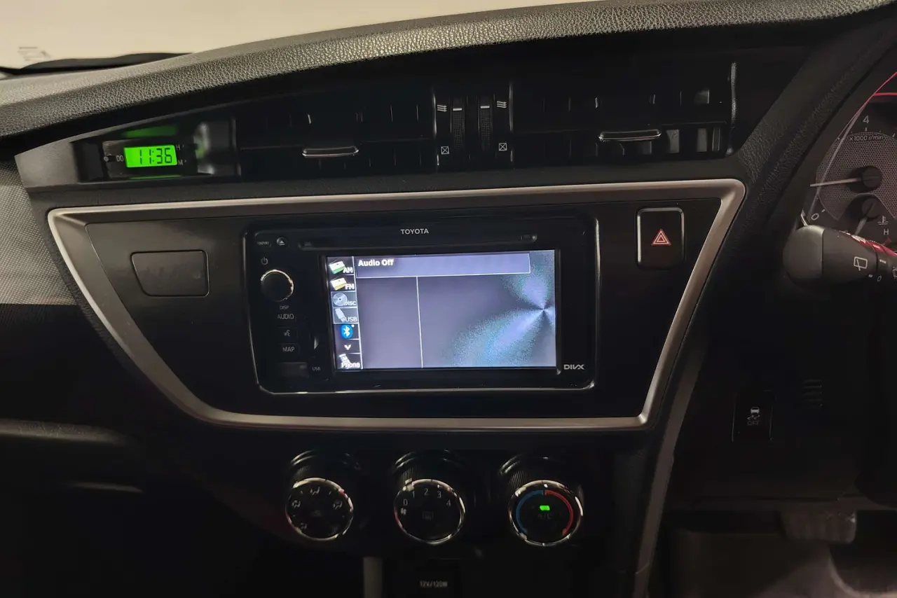 2013 Toyota Corolla Gallery Image 18