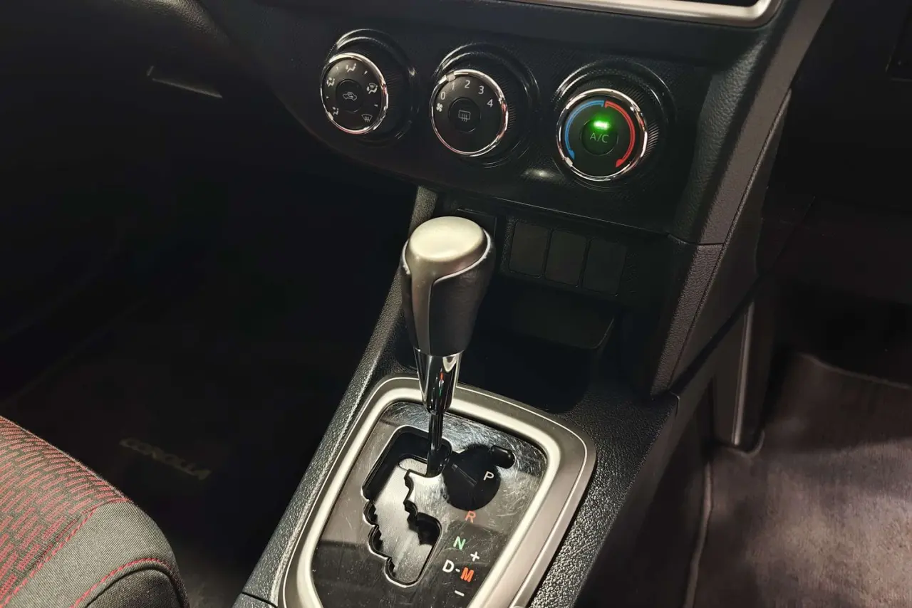 2013 Toyota Corolla Gallery Image 19