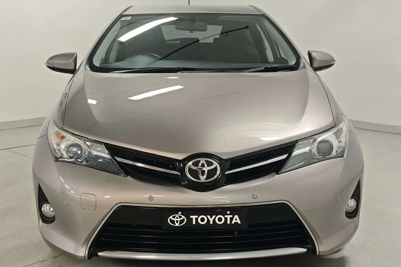 2013 Toyota Corolla Gallery Image 3