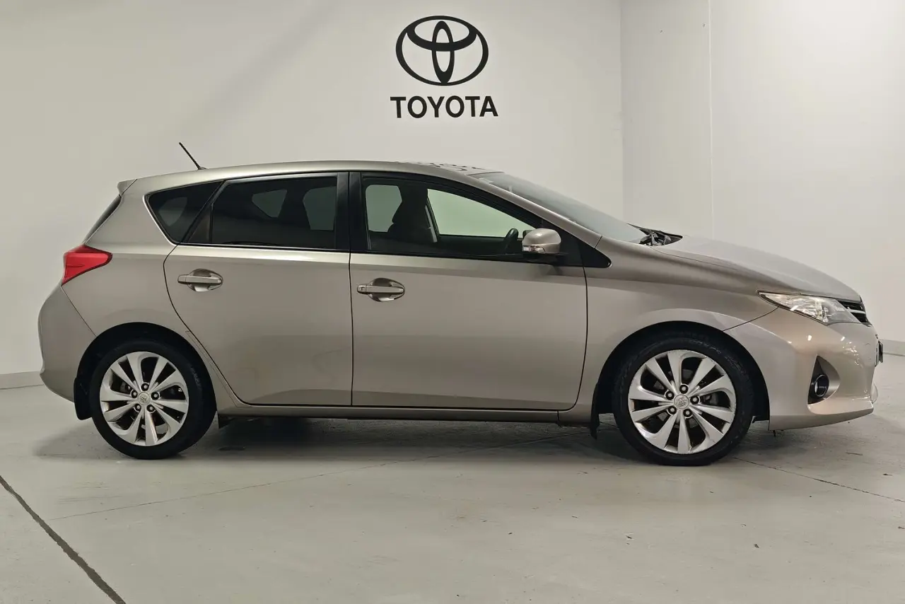 2013 Toyota Corolla Gallery Image 4