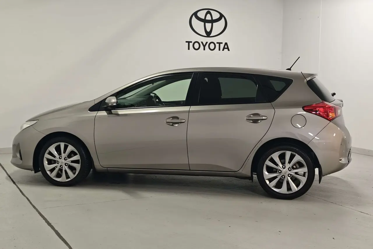 2013 Toyota Corolla Gallery Image 9