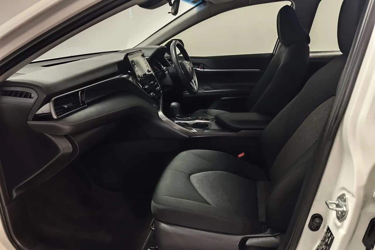 2021 Toyota Camry Gallery Image 14