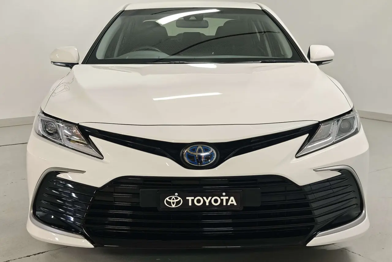 2021 Toyota Camry Gallery Image 3