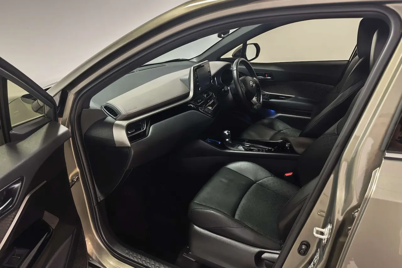 2022 Toyota C-HR Gallery Image 14