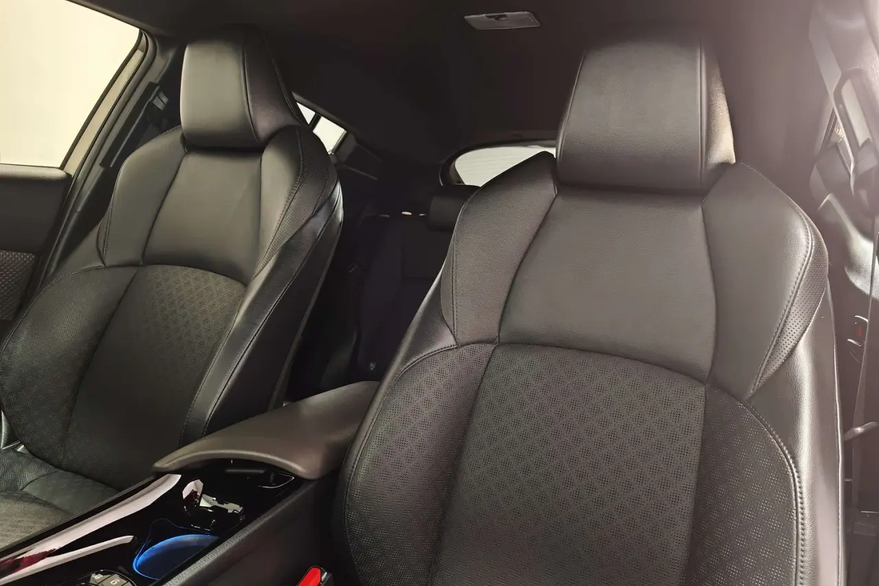 2022 Toyota C-HR Gallery Image 15