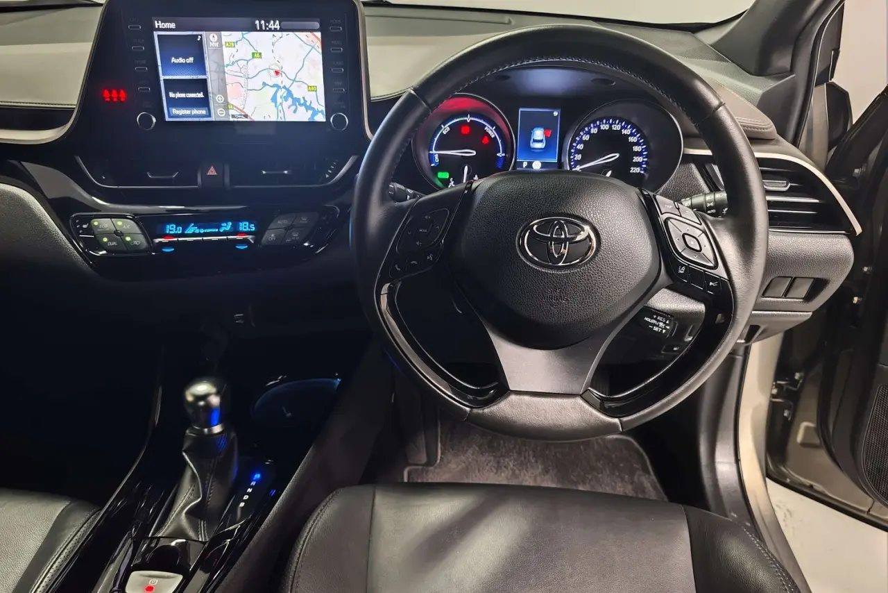 2022 Toyota C-HR Gallery Image 16