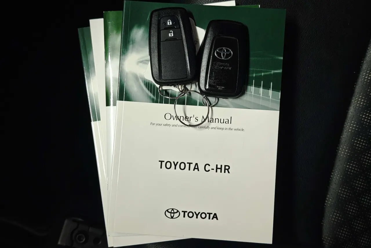 2022 Toyota C-HR Gallery Image 21