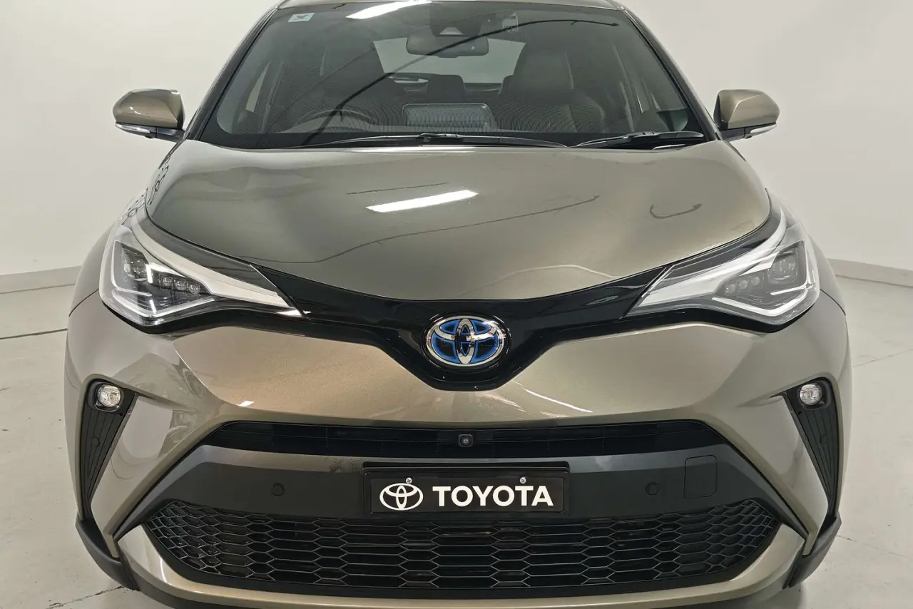 2022 Toyota C-HR Gallery Image 3