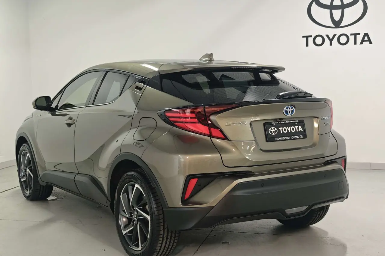 2022 Toyota C-HR Gallery Image 6