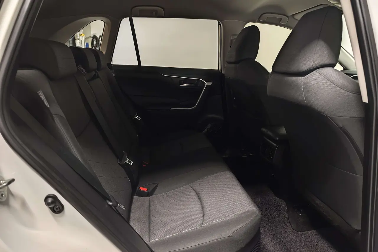 2022 Toyota RAV4 Gallery Image 11