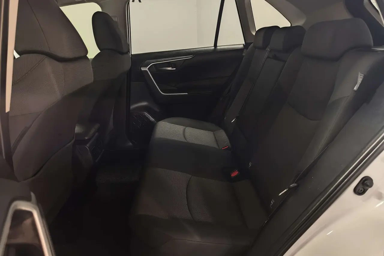 2022 Toyota RAV4 Gallery Image 13