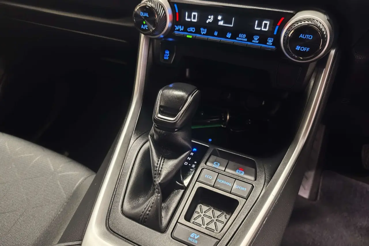 2022 Toyota RAV4 Gallery Image 19