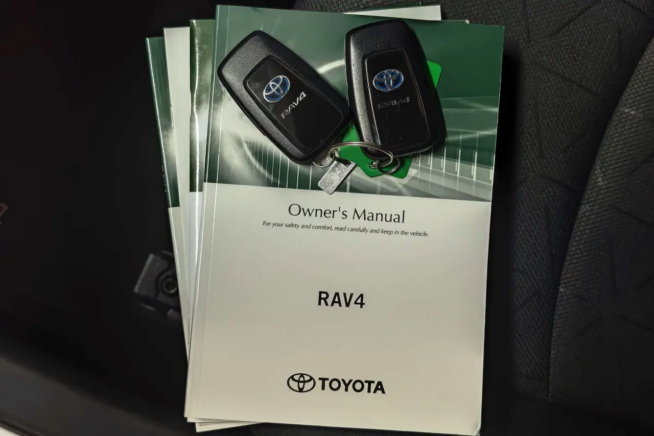 2022 Toyota RAV4 Gallery Image 21