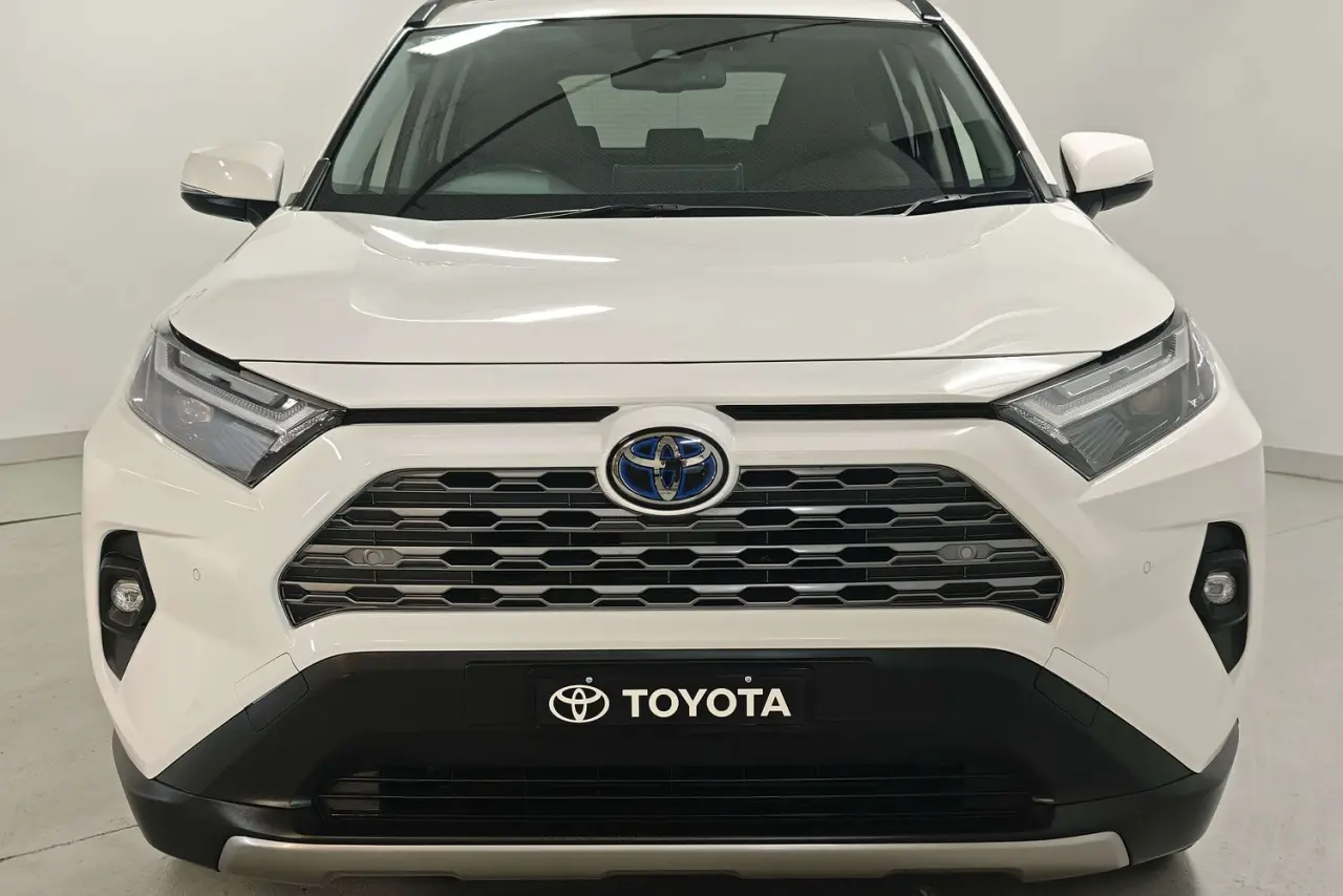 2022 Toyota RAV4 Gallery Image 3