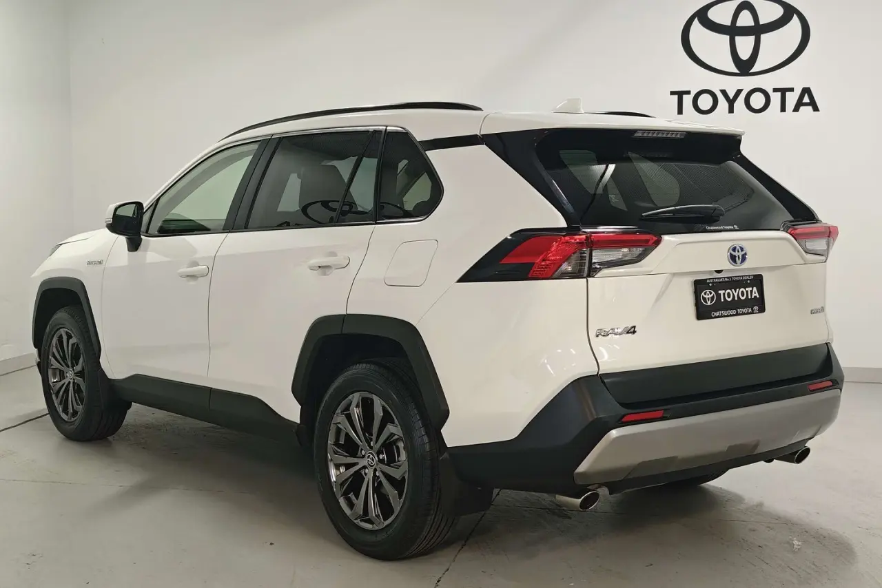 2022 Toyota RAV4 Gallery Image 6
