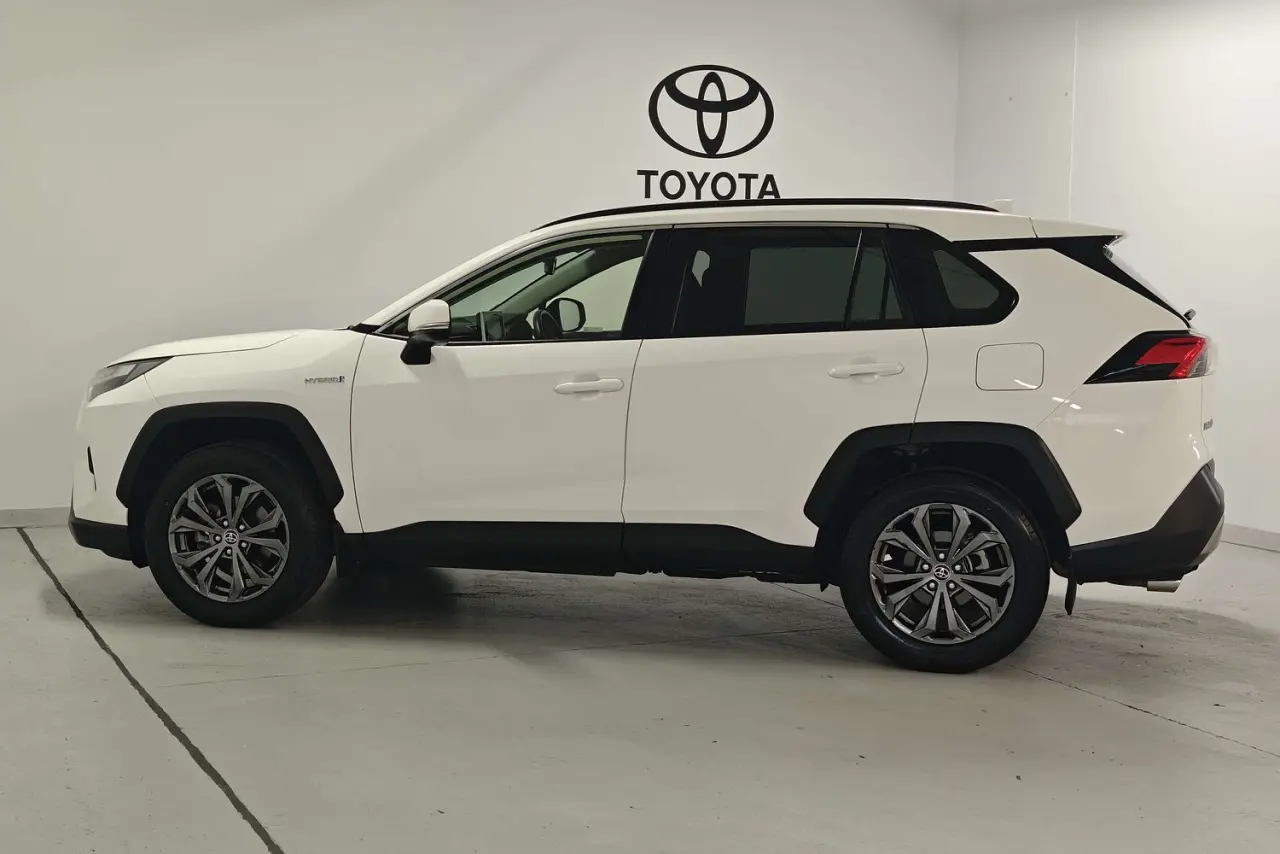 2022 Toyota RAV4 Gallery Image 9