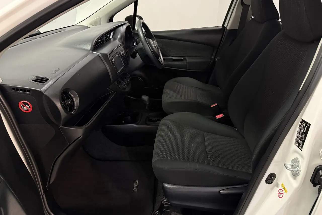 2017 Toyota Yaris Gallery Image 13