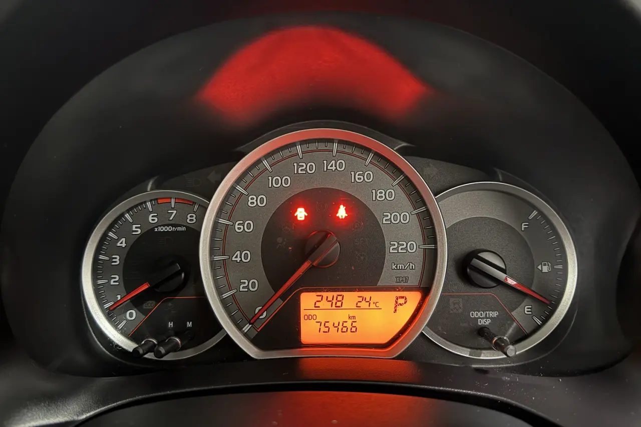 2017 Toyota Yaris Gallery Image 17