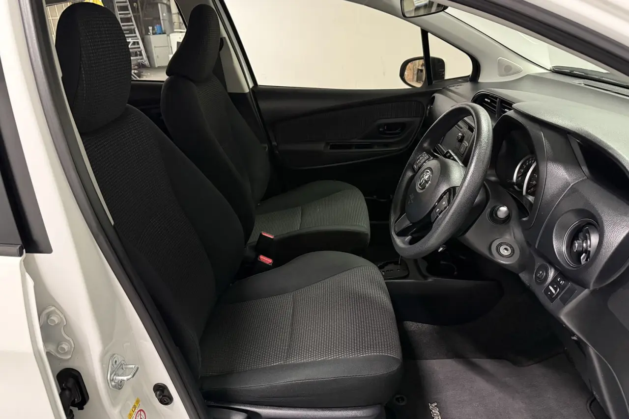 2017 Toyota Yaris Gallery Image 8