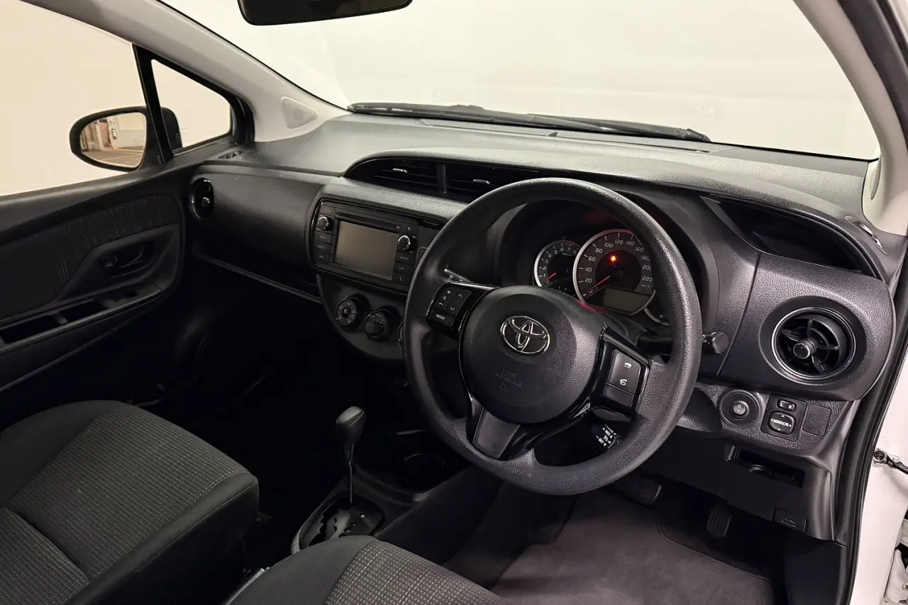 2017 Toyota Yaris Gallery Image 9