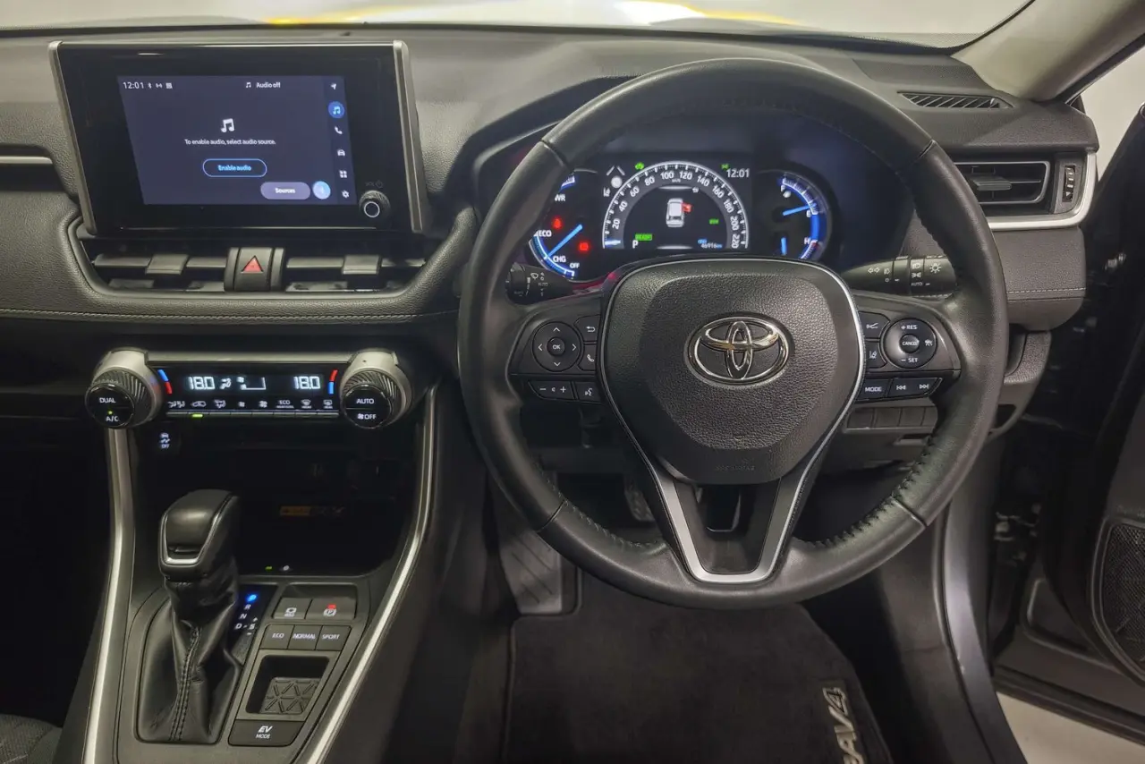 2024 Toyota RAV4 Gallery Image 16