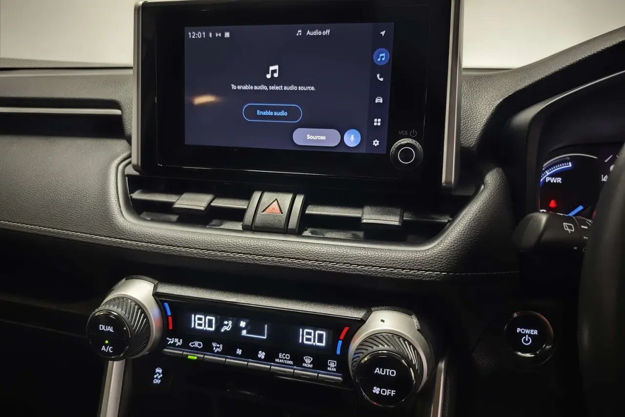 2024 Toyota RAV4 Gallery Image 18